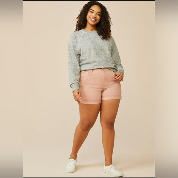 Free Assembly Blush Pink Rolled Cuff Jean Shorts Size 8 - Picture 9 of 16